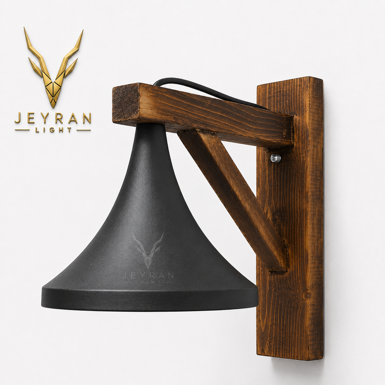 چراغ دیواری مدل چوبی شیپوری جیران لایت با شید فلزی مشکی و بدنه چوبی
