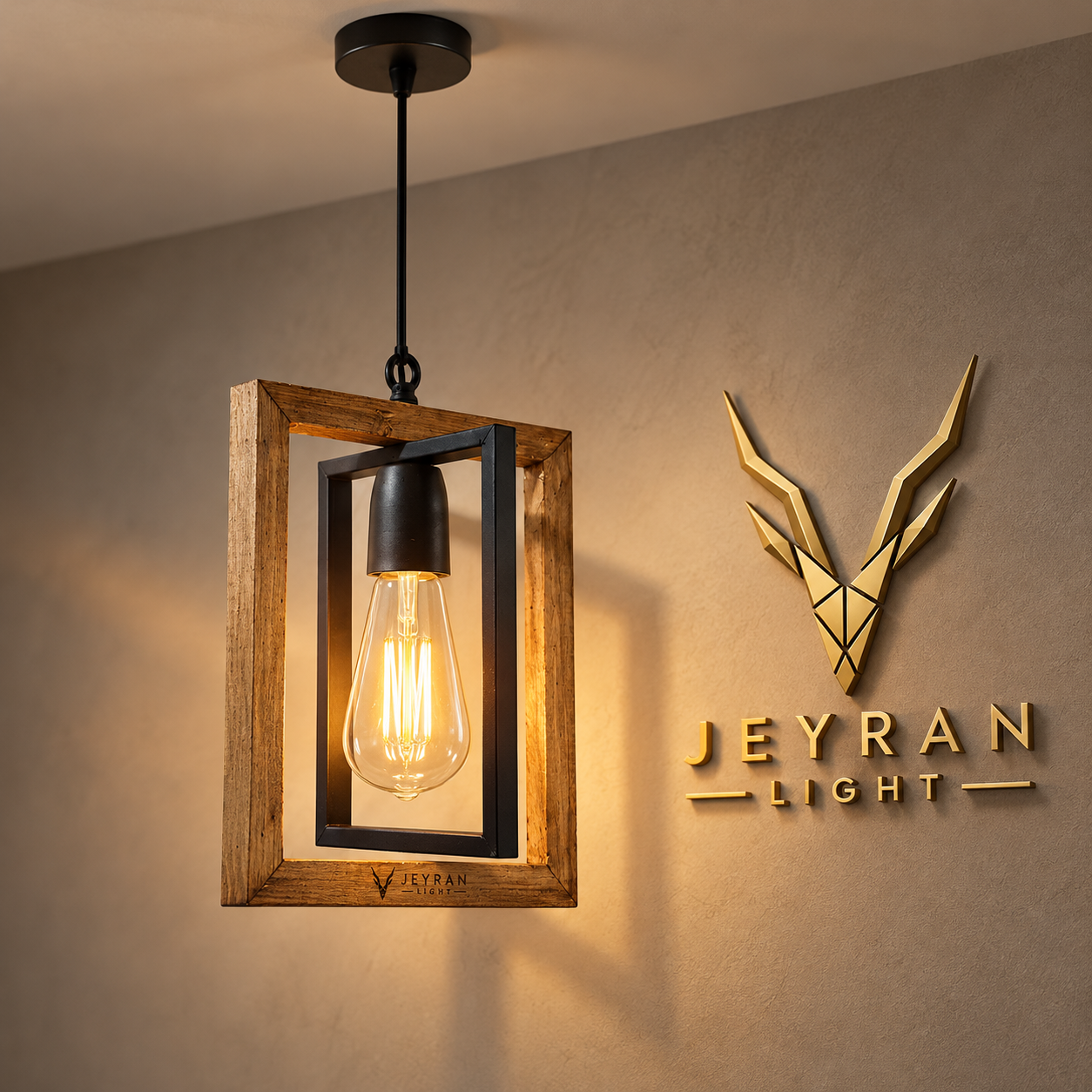 چراغ آویز مدل چوب و فلز مربع با قاب چوبی و فریم فلزی مشکی